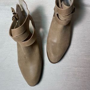 8.5 SEYCHELLES Bootie Scoundrel Taupe Tan NWOB